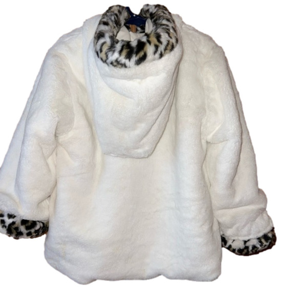 THE SOFTEST most gorgeous, little girl coat ever! Quality by Rothschild - Picture 3 of 7